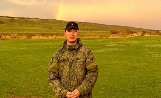 Danzan Erendzhenov. Screenshot of a photo from the Telegram channel of the Sarpinsky District Administration from 08/25/25, https://t.me/sarprmo/13886.