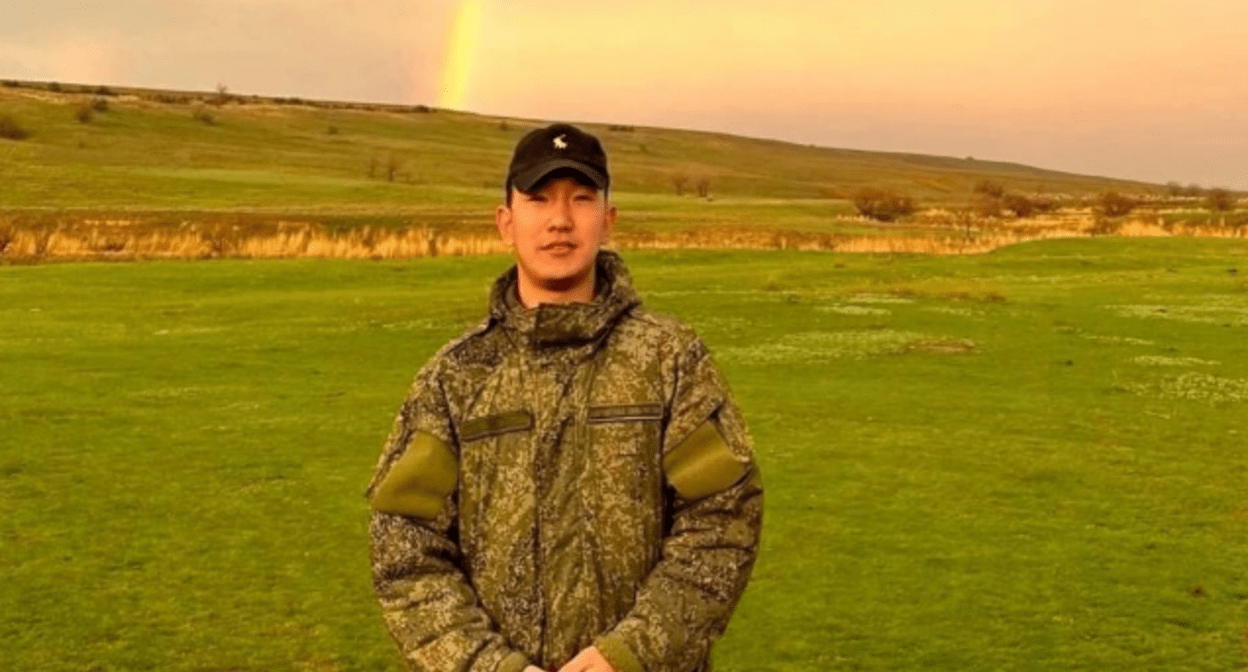 Danzan Erendzhenov. Screenshot of a photo from the Telegram channel of the Sarpinsky District Administration from 08/25/25, https://t.me/sarprmo/13886.