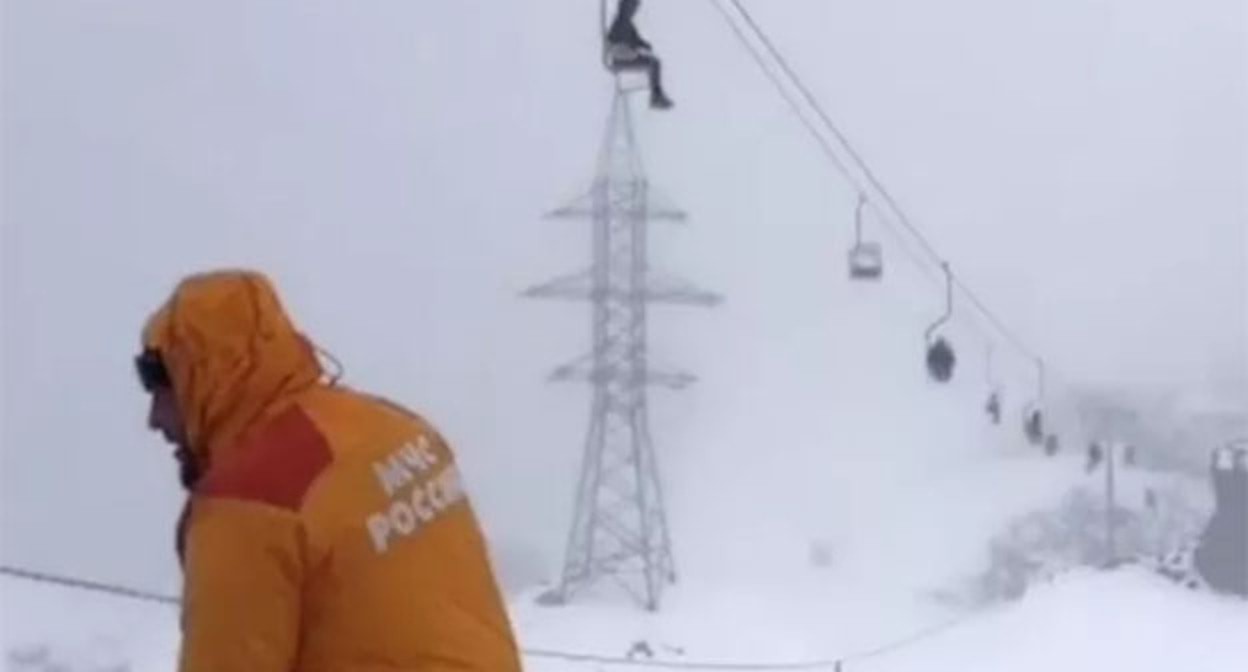 Evacuation of people after the accident with the cable car on Elbrus. September 12, 2025. Photo: Prosecutor's Office of the Kabardino-Balkarian Republic