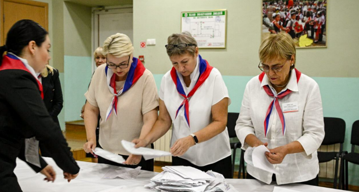 Vote counting. Screenshot of the photo of the Sochi administration from 09/14/25, https://t.me/officialsochi/55064.