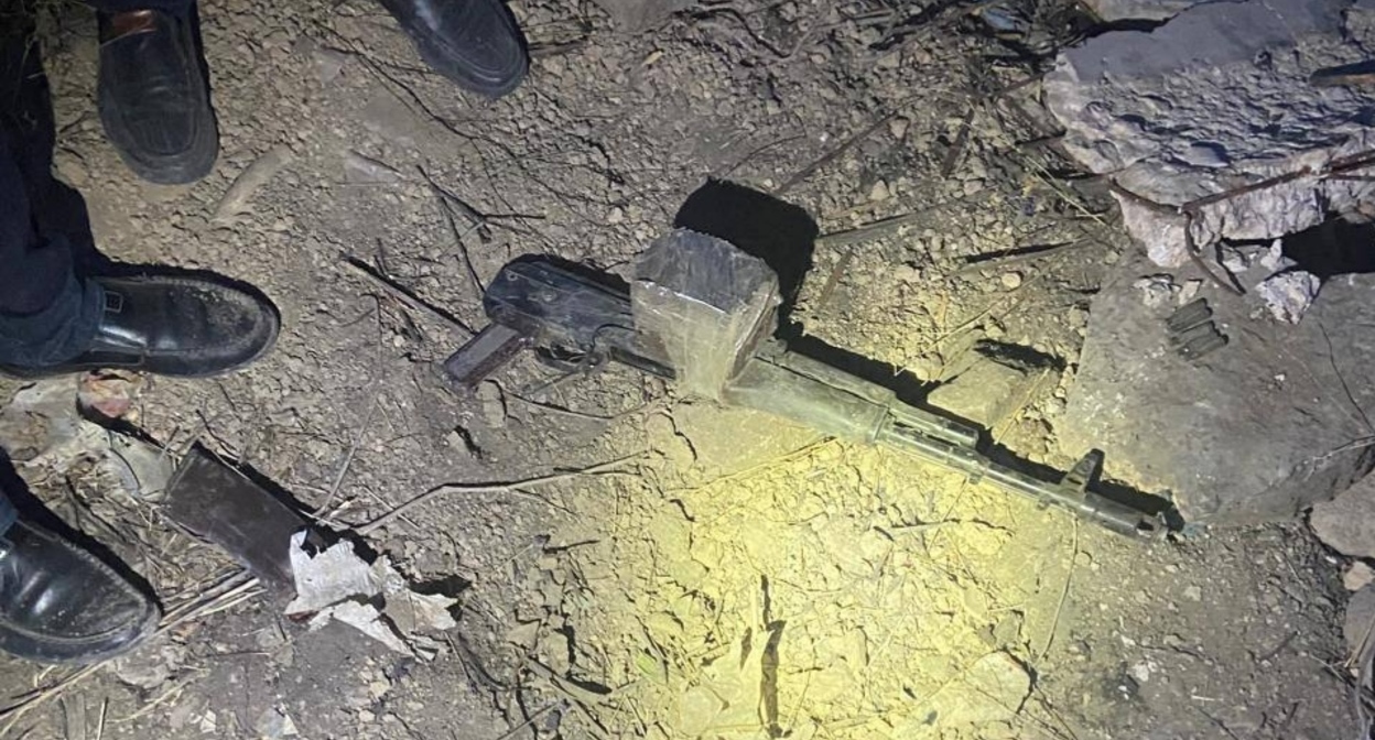 The weapon that investigators believe was used to kill Volodya Grigoryan. Photo: Investigative Committee of Armenia https://t.me/committeearm/740