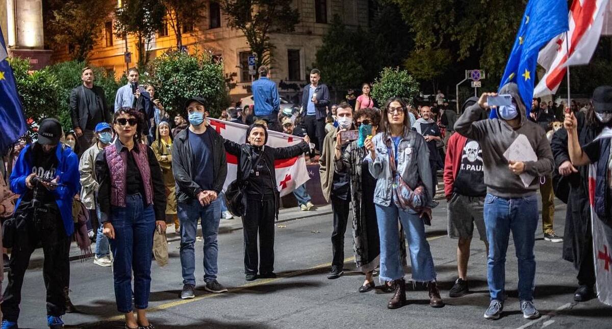 Protesters on Rustaveli Avenue. Photo: Mariam Kavshbaia / Publika

