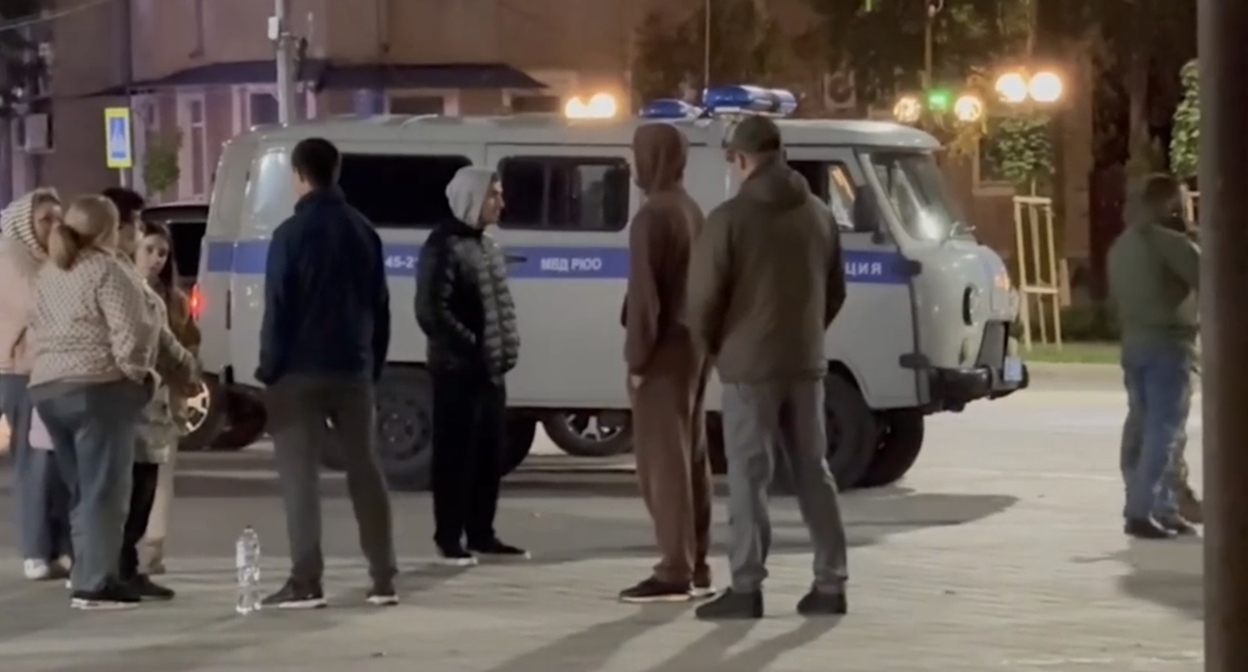 Gathered in a square in Tskhinvali. Still from the video "Sapa Tskhinvali" / Telegram