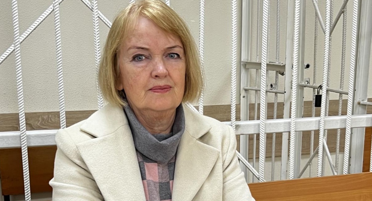 Tatyana Pasynkova on the day of her sentencing. Photo from a website covering the persecution of Jehovah's Witnesses in Russia (396 Russian Jehovah's Witness organizations have been designated as extremist, and their activities in Russia are banned by court order).