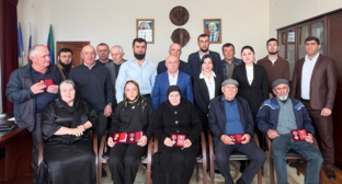 The soldiers' families received their awards. Screenshot from the Dakhadaevsky District Administration's Telegram channel, November 14, 2025, https://t.me/urkarakh_ru/25654