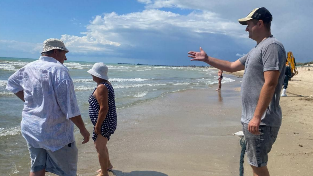 In the summer, vacationers were warned about the ban on swimming in Anapa. Screenshot from Anapa City Hall, June 25, https://t.me/anapaofficial/31347