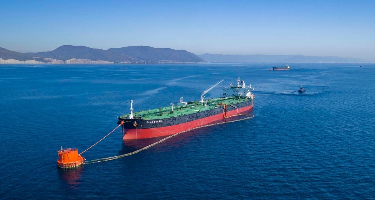 Tankers loading at the remote berths. Photo: CPC press service https://www.cpc.ru/RU/press/photos/Pages/objects.aspx