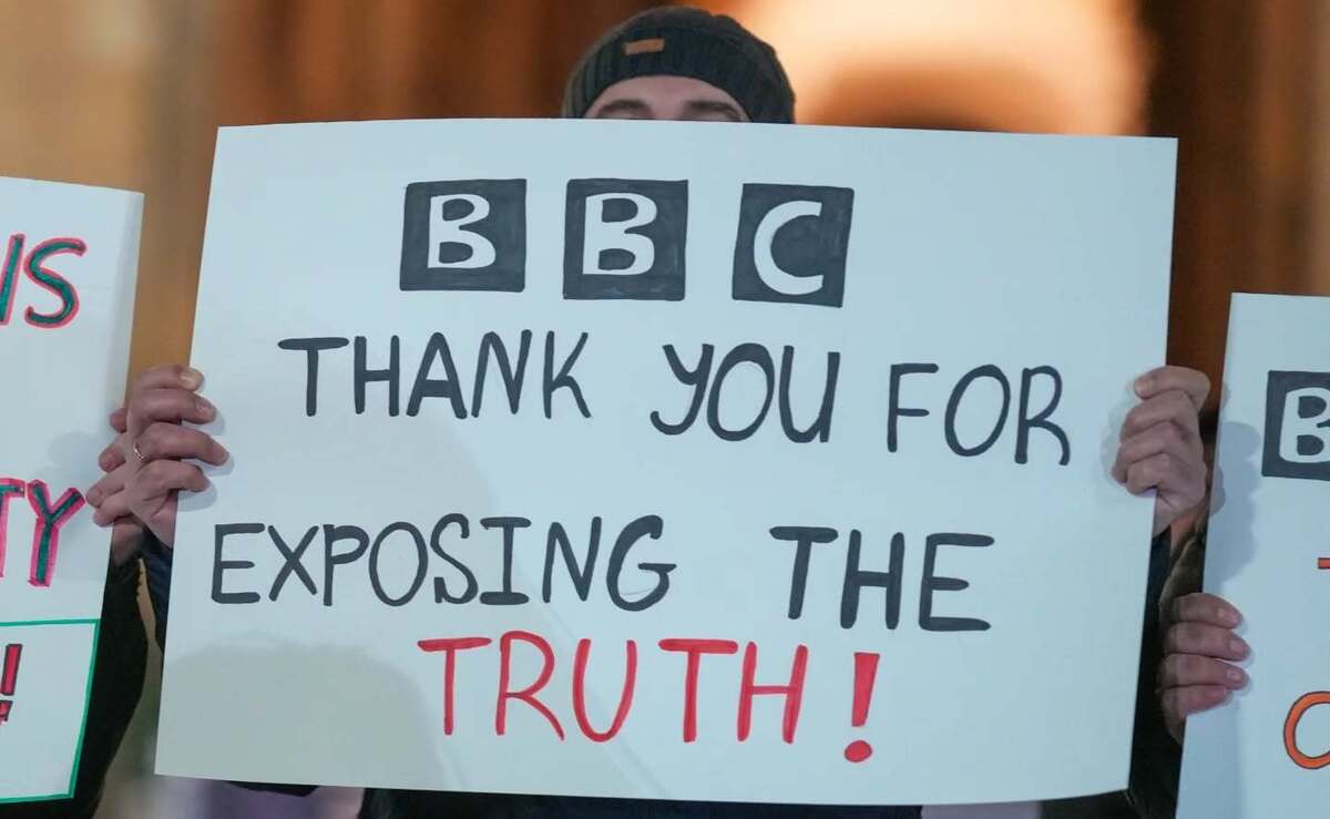 Participants of the protest on Rustaveli Avenue, December 2, 2025. Photo: Alexander Keshelashvili / Publika