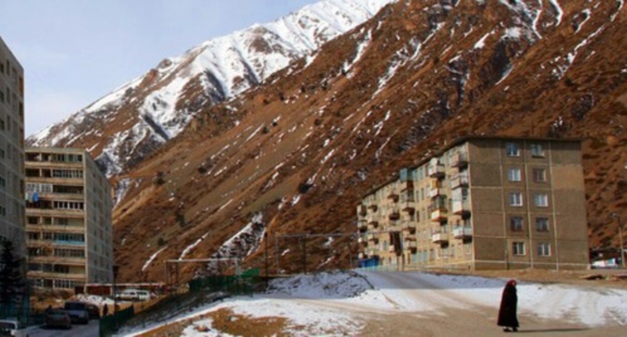 The Neutrino village, dormitory building (right) in 2020. Photo by Lyudmila Maratova for the "Caucasian Knot"