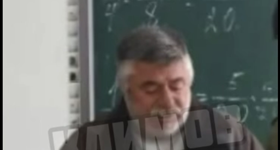 A teacher at School No. 61 in Lenin Village. Photo: Klimov / Telegram