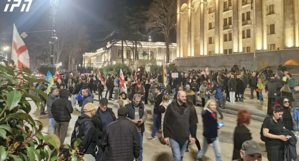 Still image: "The protest outside the Georgian Parliament has been going on for 448 days." Photo: Interpressnews / https://www.interpressnews.ge/ka/article/862316-parlamenttan-saprotesto-akcia-mimdinareobs