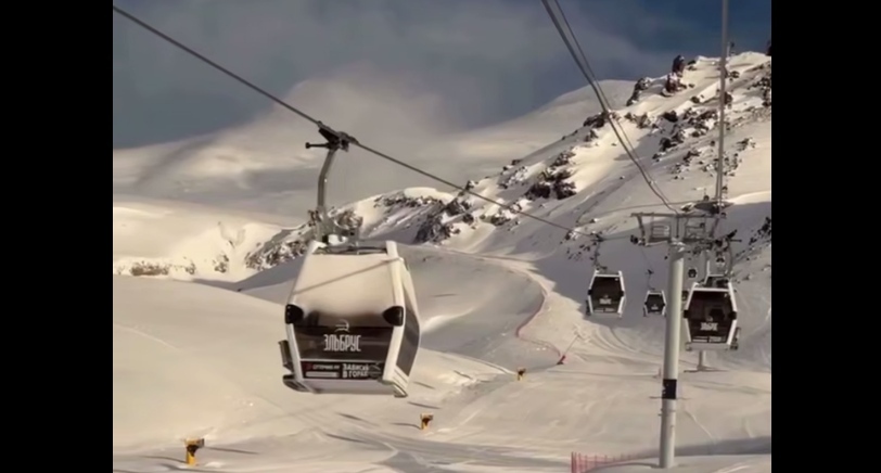 The Elbrus cable car. A still from the resort administration's video: https://t.me/elbrusresort/9676 The Elbrus cable car. A still from the resort administration's video: https://t.me/elbrusresort/9676