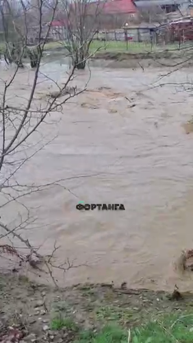 Frame: Sunzha residents demanded bank protection work due to the rains. Photo: Fortanga / Telegram channel Frame: Sunzha residents demanding coastal protection work due to rain. Photo: Fortanga / Telegram channel