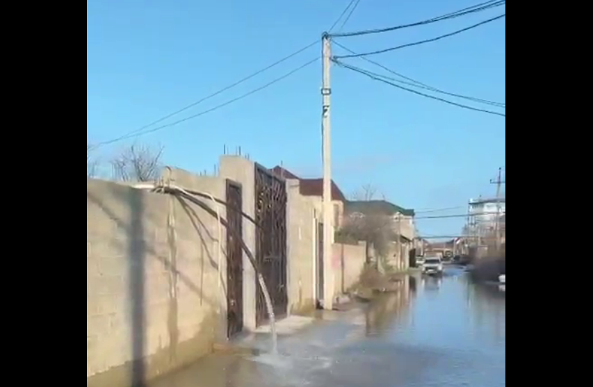 A street in the village of Karaman-2. A still from a video from the Telegram channel "Patient Monitor and Housing and Utilities" from April 9, https://t.me/monitor_pacienta_i_zkh/4254 A street in the village of Karaman-2. A still from a video from the Telegram channel "Patient Monitor and Housing and Utilities" from April 9, https://t.me/monitor_pacienta_i_zkh/4254