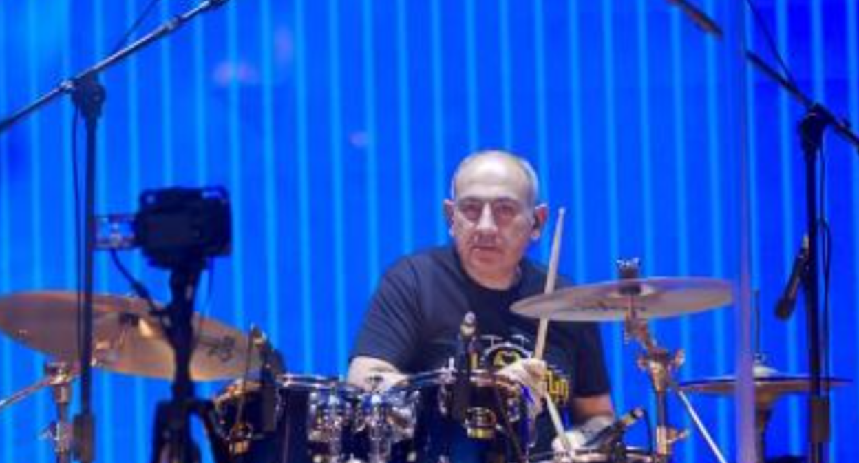 Pashinyan at a concert in Gyumri. Screenshot from News.Am photo from April 20, 2026, https://news.am/rus/news/944772.html.