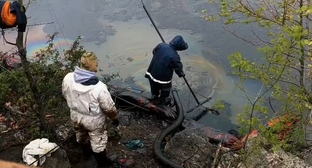 Oil spill response in the Tuapse District. Still from the Kuban Emergency Response Center video: https://t.me/opershtab23/15926