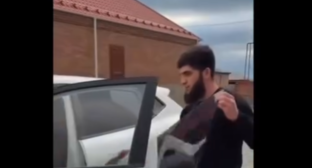 A Chechen resident was criticized for posting ads on social media. Still from the video "Emergency in Grozny" https://www.instagram.com/p/DXpK4pfjKcT/
