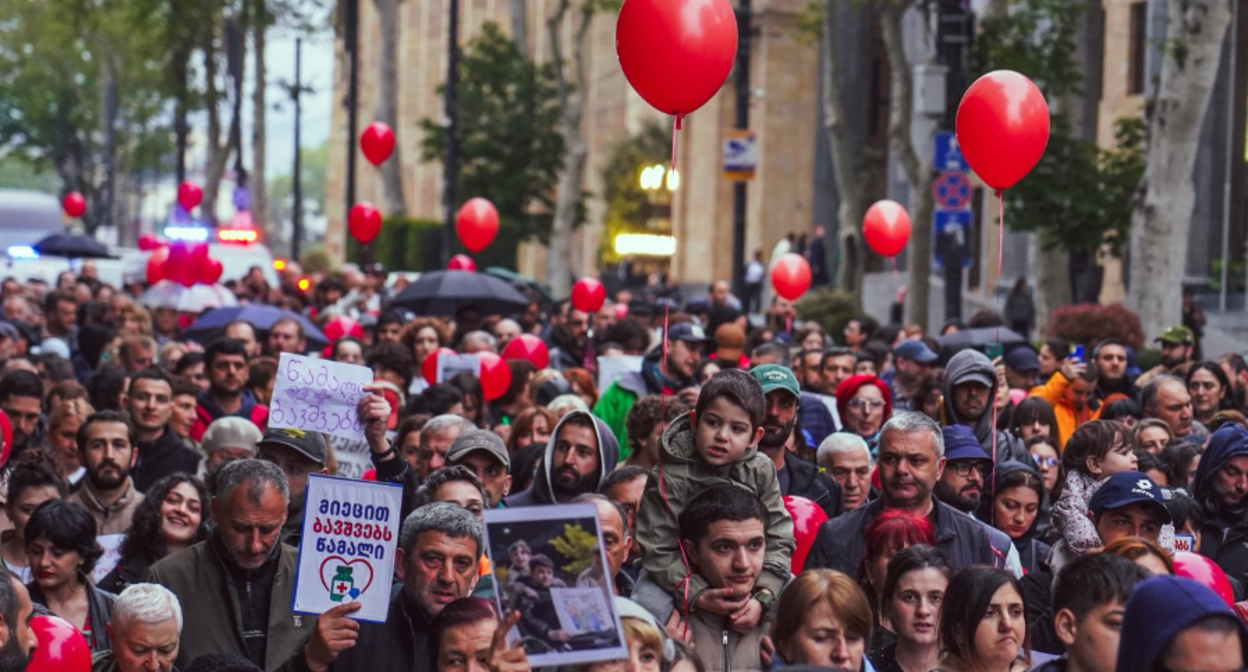 March in Tbilisi. Screenshot of Mo Se's photo from May 3, 2026, https://www.facebook.com/photo?fbid=4297407353907337&set=pcb.4297408117240594