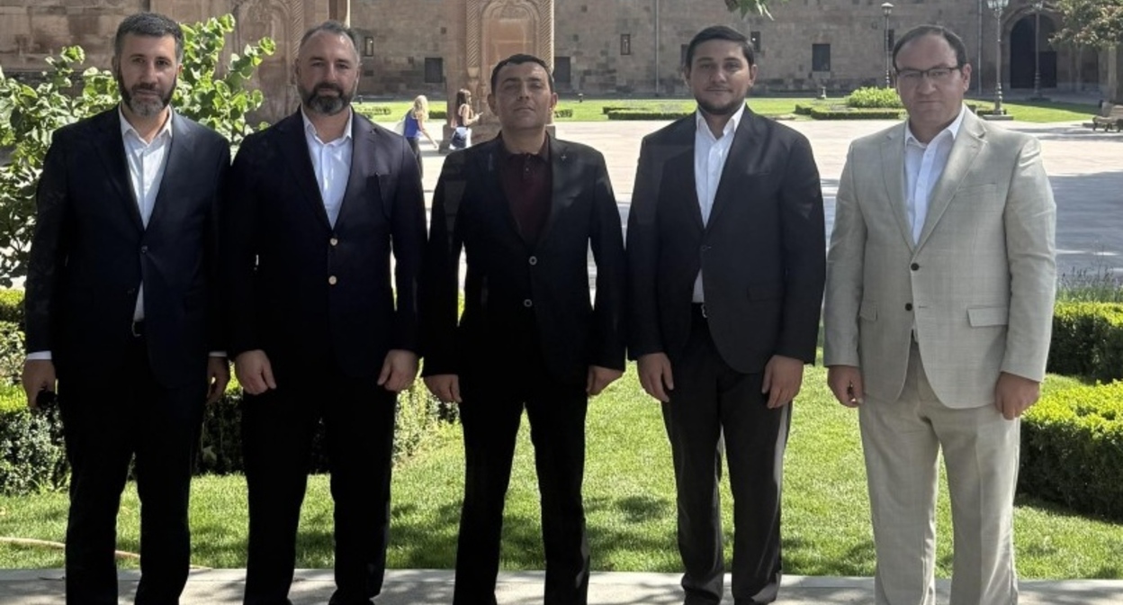 Authors of a joint statement by human rights activists regarding Hovhannisyan's suicide. Photo: Aysor.am https://www.aysor.am/am/news/2026/05/17/%D5%AB%D6%80%D5%A1%D5%BE%D5%A1%D5%BA%D5%A1%D5%B7%D5%BF%D5%BA%D5%A1%D5%B6/2422680