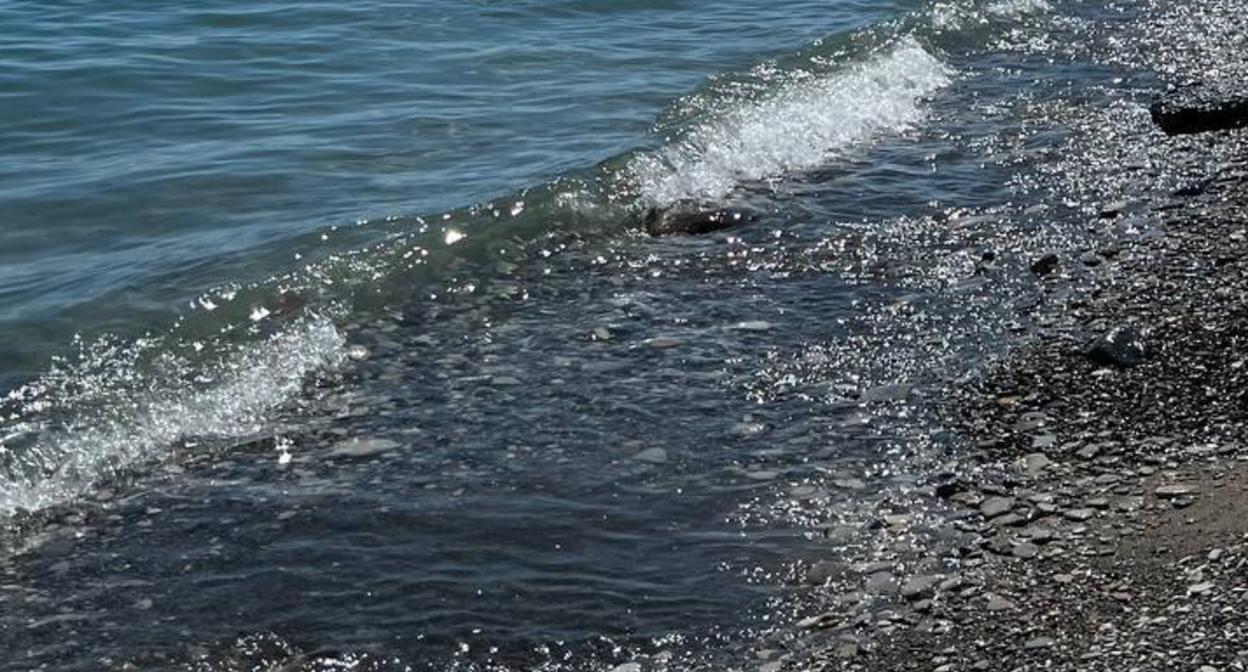 A beach wash at Primorsky Beach. Screenshot from the Telegram channel "My Tuapse" from May 17, 2026, https://t.me/my_tuapse/35344
