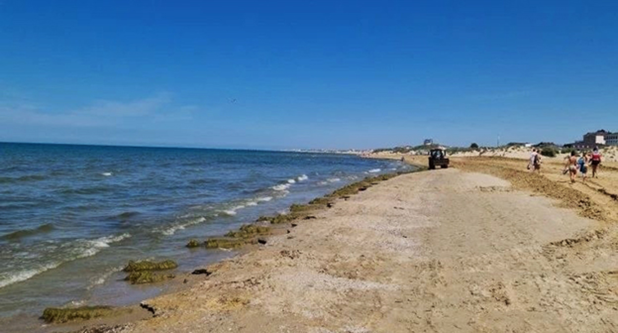 Beach in Anapa. Photo: Yuri Ozarovsky https://vk.com/seaoz