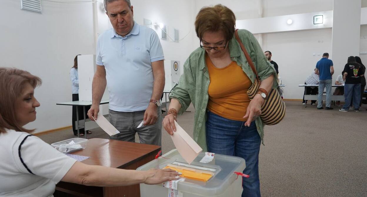 Footage of violations during the Armenian parliamentary elections recorded at almost half of the polling stations. Photo: Jamnews / https://https://jam-news.net/ru/%D0%BF%D0%B0%D1%80%D0%BB%D0%B0%D0%BC%D0%B5%D0%BD%D1%82%D1%81%D0%BA%D0%B8%D0%B5-%D0%B2%D1%8B%D0%B1%D0%BE%D1%80%D1%8B-%D0%B2-%D0%B0%D1%80%D0%BC%D0%B5%D0%BD%D0%B8%D0%B8-2026-%D0%B3%D0%BB%D0%B0%D0%B2/