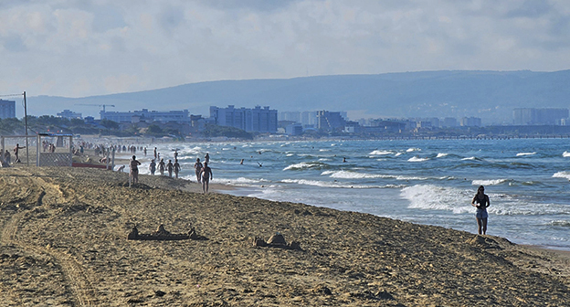 Beach in Anapa. Photo: Yuri Ozarovsky https://vk.com/seaoz?z=photo-145347798_457422013%2Fwall-145347798_306013 Beach in Anapa. Photo: Yuri Ozarovsky https://vk.com/seaoz?z=photo-145347798_457422013%2Fwall-145347798_306013