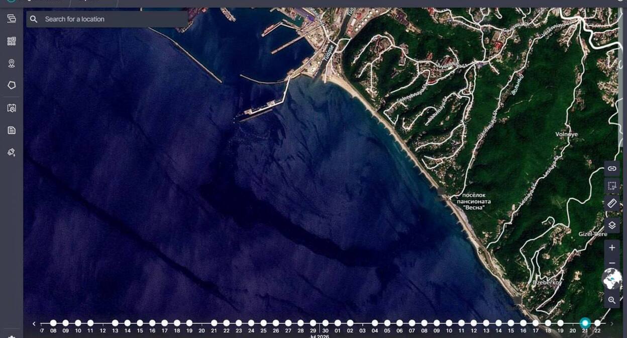 Satellite image with a dark trail in the waters of the Black Sea. Screenshot of a post in the Telegram channel of ecologist Evgeny Vitishko – https://t.me/evitishko/1960