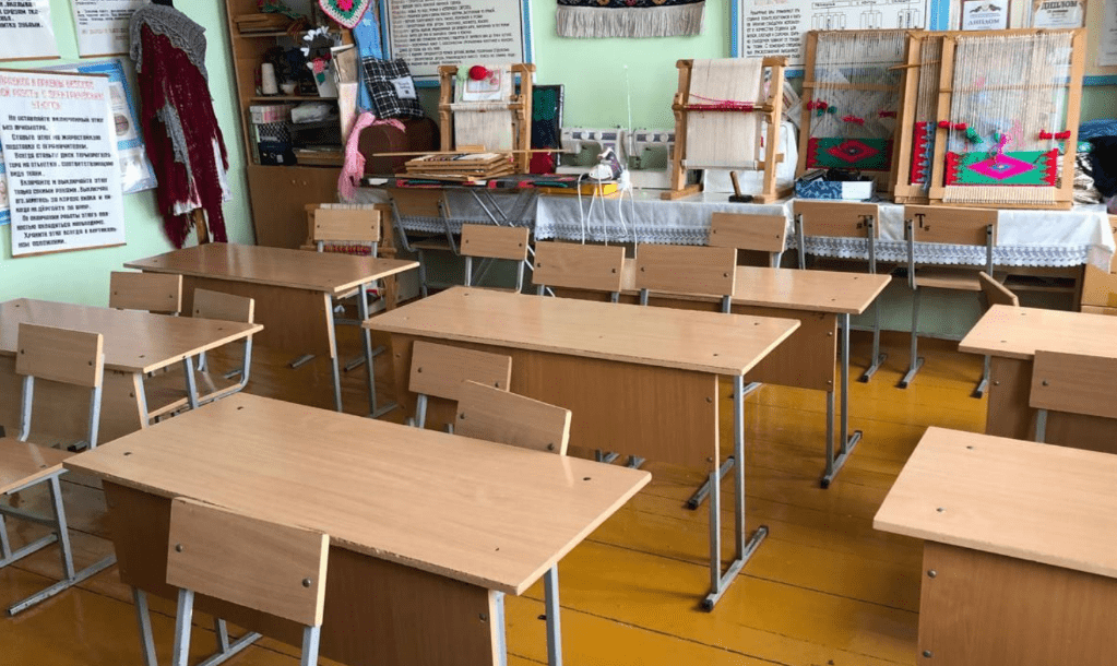 School classroom. Screenshot photo https://t.me/molodejka05/32488?single School classroom. Screenshot photo https://t.me/molodejka05/32488?single