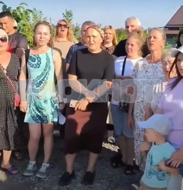 Frame from the video appeal of the residents of the village of Yuzhny in the Rostov region to Bastrykin. Photo: Bloknot Rostov-on-Don / VKontakte Frame from the video appeal of the residents of the village of Yuzhny in the Rostov region to Bastrykin. Photo: Bloknot Rostov-on-Don / VKontakte