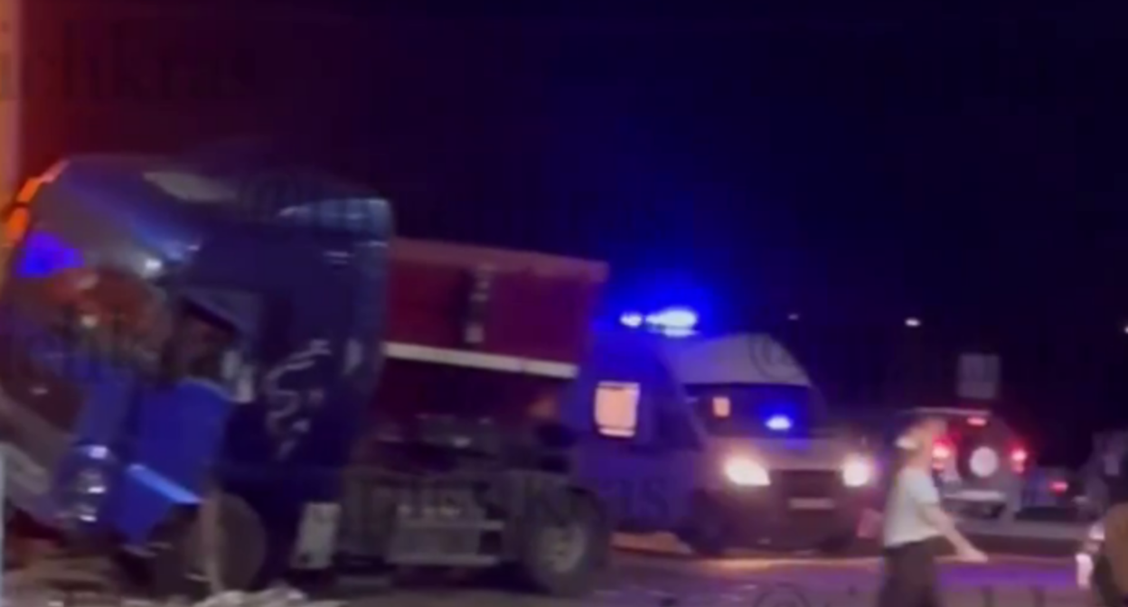 Situation at the gas station. Still frame from the video "Krasnodar/Teletype" from 16.08.26, https://t.me/tipichkras/82120.