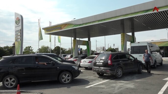 Refueling in Abkhazia. Screenshot of the video https://www.youtube.com/watch?v=iucv0U-zRIw