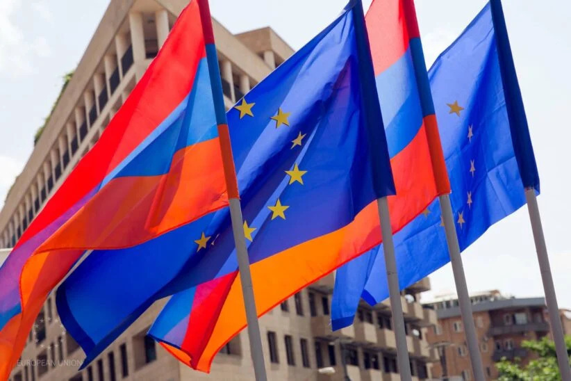 Flags of the EU and Armenia. Photo: https://armeniatoday.am/economica/1123831/