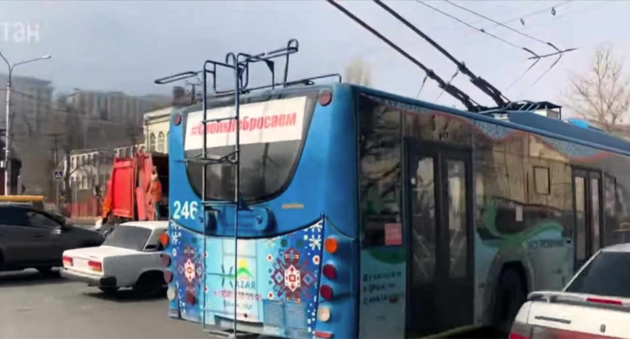 Trolleybus in Makhachkala. Frame from the video https://www.youtube.com/watch?v=oA99EHEe-Rg Trolleybus in Makhachkala. Frame from the video https://www.youtube.com/watch?v=oA99EHEe-Rg