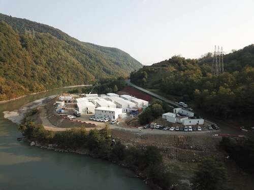 The section of the river where the Namakhvani HPP was planned to be built in the Rioni gorge. Photo: Newsgeorgia/https://www.newsgeorgia.ge/sud-v-ssha-razreshil-vzyskat-s-gruzii-bolee-400-mln-v-polzu-enka-po-delu-namahvani-gjes/