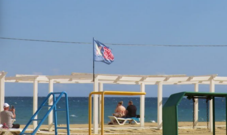 Beach in Anapa. Screenshot from the TG channel "Makavozovy" dated 30.09.26, https://t.me/makovozovy/69124. Beach in Anapa. Screenshot from the TG channel "Makavozovy" dated 30.09.26, https://t.me/makovozovy/69124.